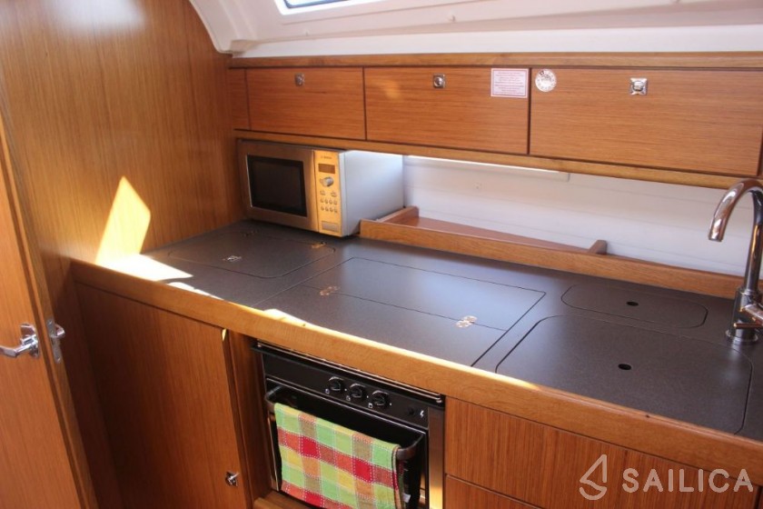 Bavaria 41 Cruiser - Yacht Charter Sailica