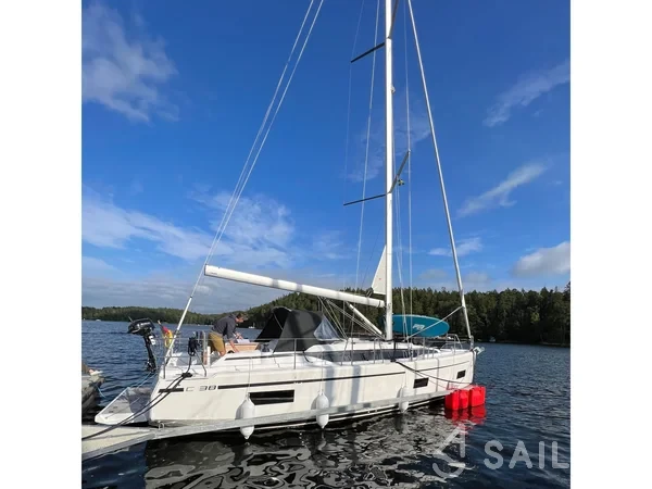 Bavaria C38 - Yacht Charter Sailica