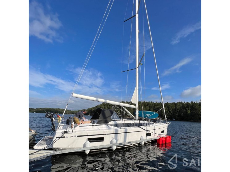 Bavaria C38 - Yacht Charter Sailica