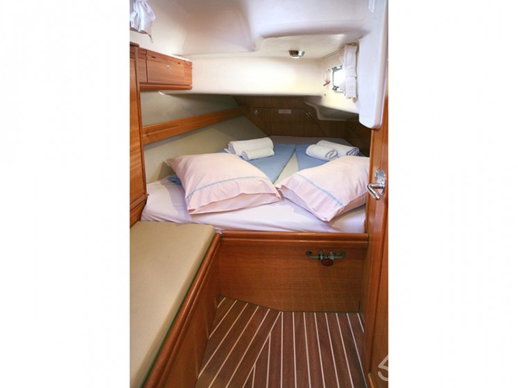 Bavaria 38 Cruiser - Yacht Charter Sailica