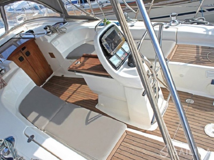 Bavaria 38 Cruiser - Yacht Charter Sailica