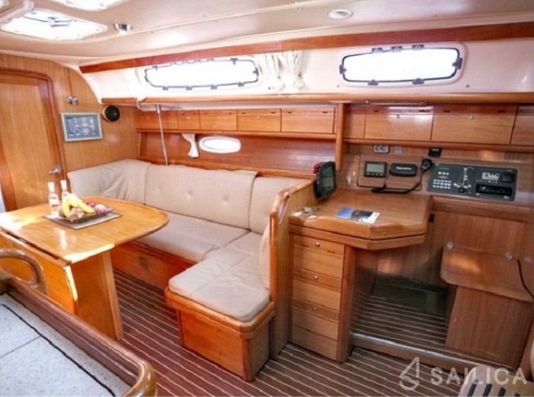 Bavaria 38 Cruiser - Yacht Charter Sailica