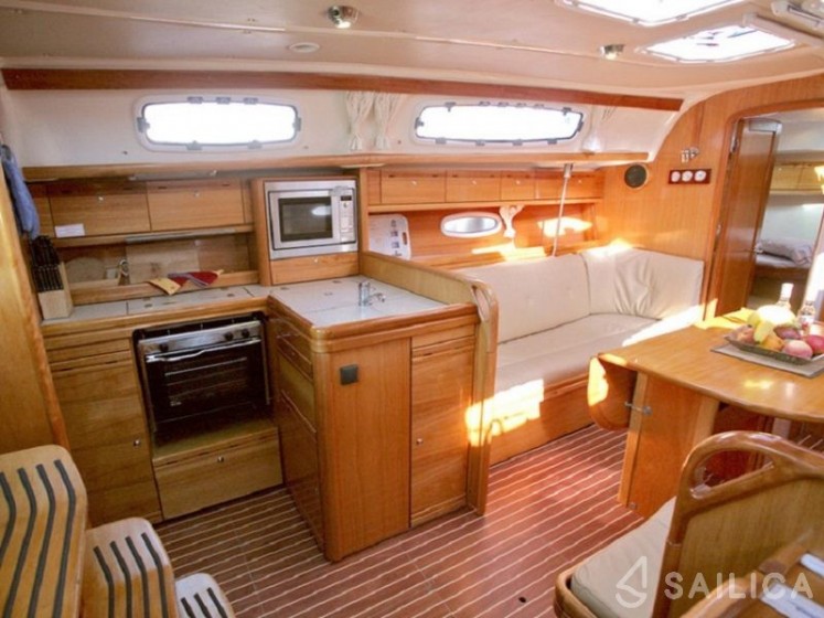 Bavaria 38 Cruiser - Yacht Charter Sailica
