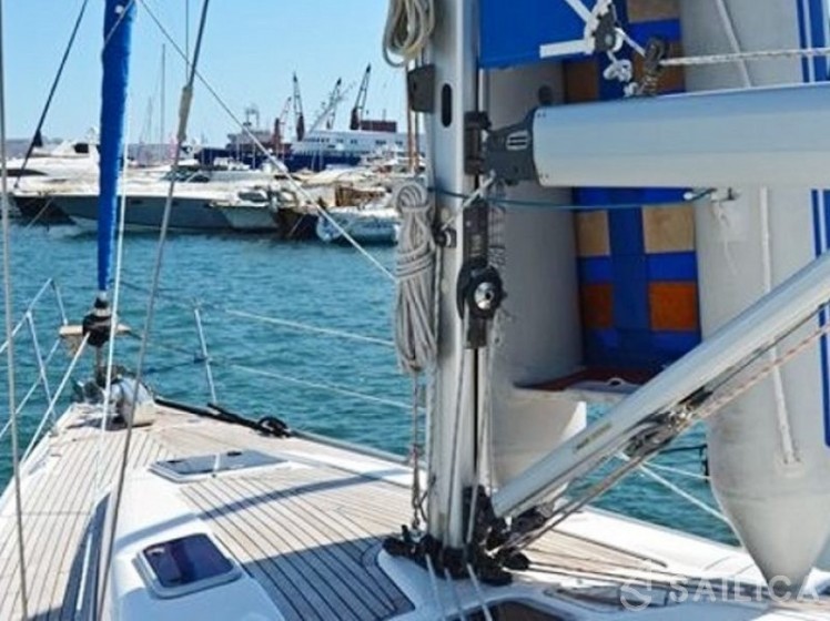 Bavaria 39 Cruiser - Yacht Charter Sailica