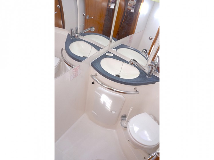 Bavaria 39 Cruiser - Yacht Charter Sailica