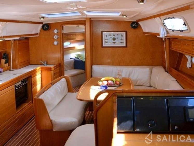 Bavaria 39 Cruiser - Yacht Charter Sailica