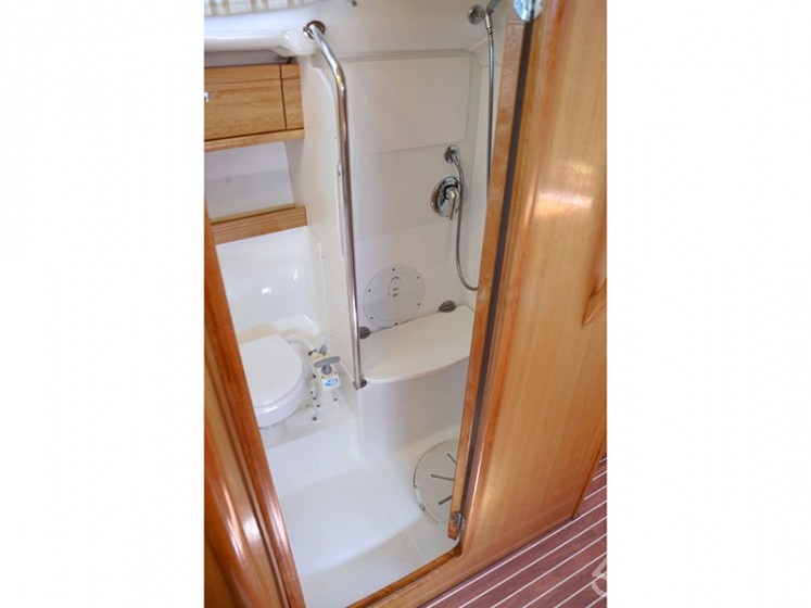 Bavaria 39 Cruiser - Yacht Charter Sailica