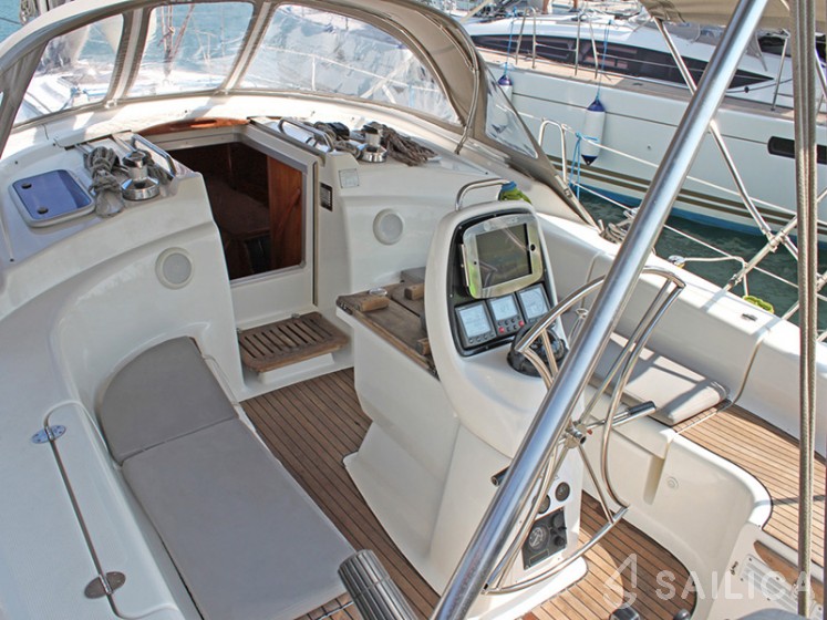 Bavaria 39 Cruiser - Yacht Charter Sailica