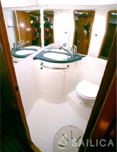Bavaria 42 Cruiser - Yacht Charter Sailica