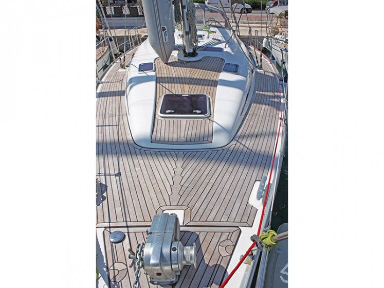 Bavaria 42 Cruiser - Yacht Charter Sailica