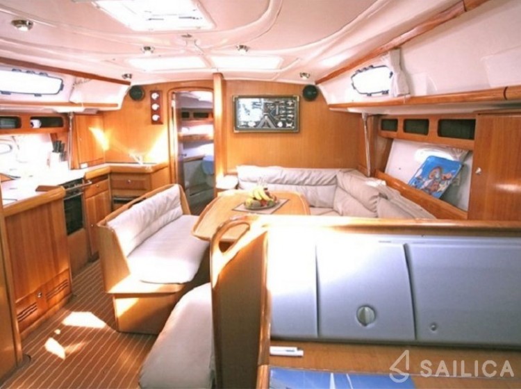 Bavaria 42 Cruiser - Yacht Charter Sailica