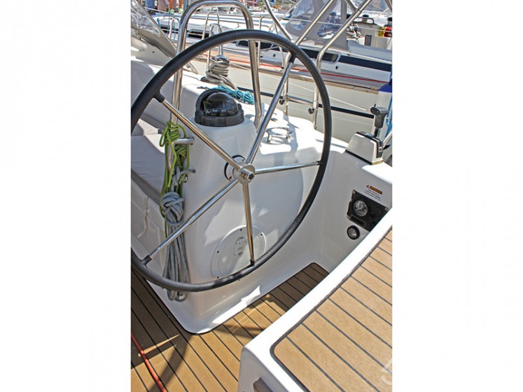 Bavaria 42 Cruiser - Yacht Charter Sailica