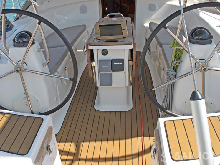 Bavaria 42 Cruiser - Yacht Charter Sailica