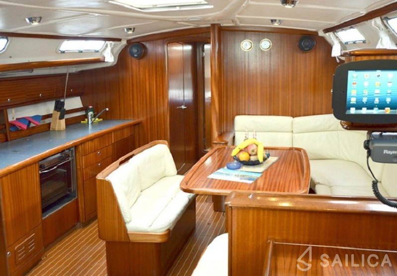 Bavaria 44 - Yacht Charter Sailica