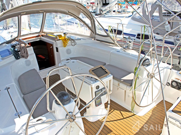 Bavaria 44 - Yacht Charter Sailica