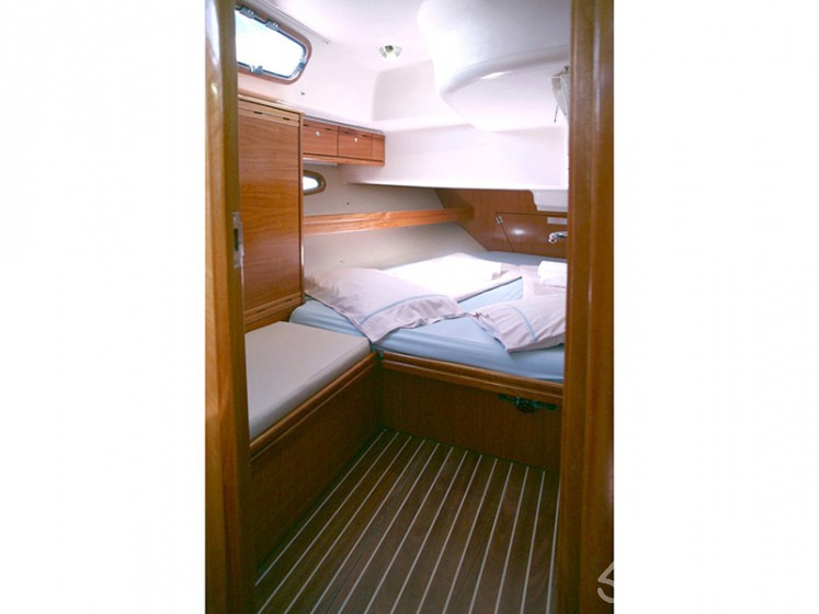 Bavaria 46 Cruiser - Yacht Charter Sailica