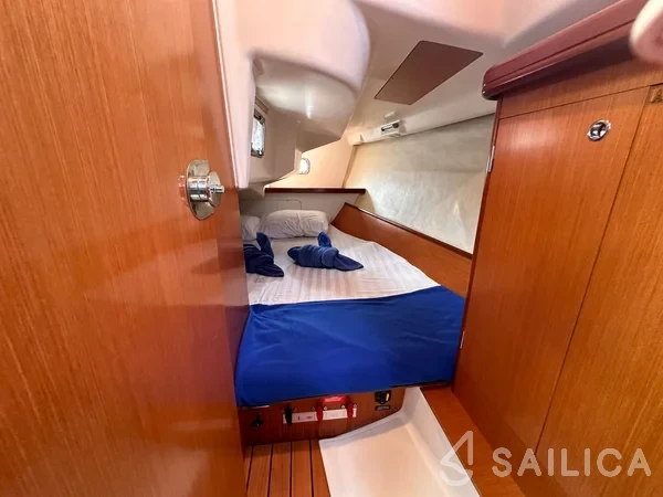 Oceanis 323 Clipper - Yacht Charter Sailica