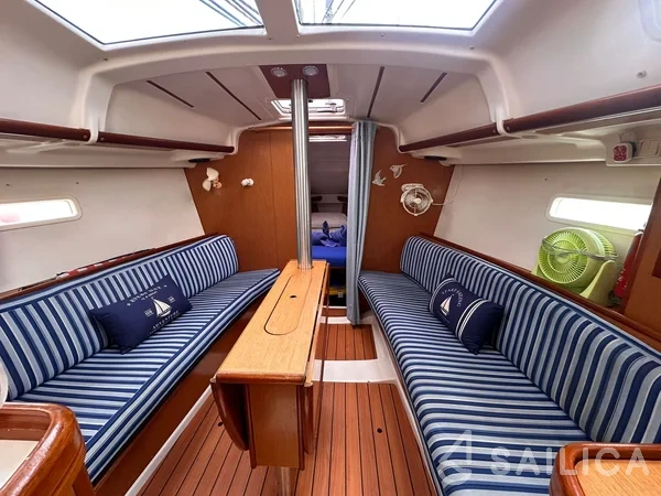 Oceanis 323 Clipper - Yacht Charter Sailica