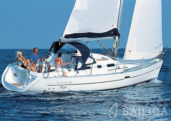 Oceanis 323 Clipper - Yacht Charter Sailica