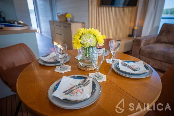 WOMA D13 - Yacht Charter Sailica