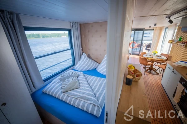 WOMA D13 - Yacht Charter Sailica