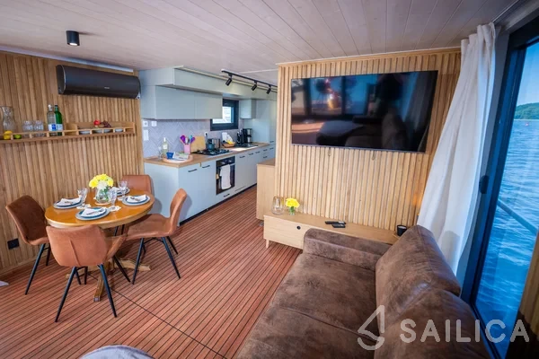 WOMA D13 - Yacht Charter Sailica