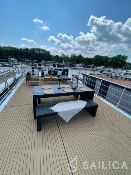 WOMA D13 - Yacht Charter Sailica