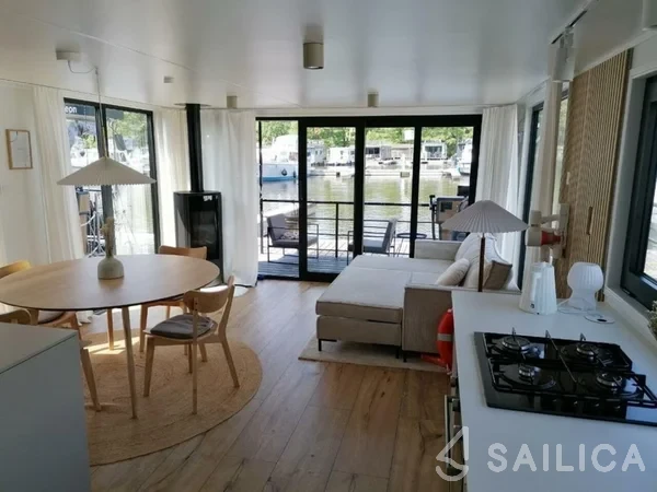 WOMA D13 - Yacht Charter Sailica
