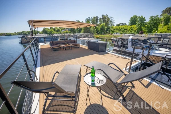 WOMA D13 - Yacht Charter Sailica
