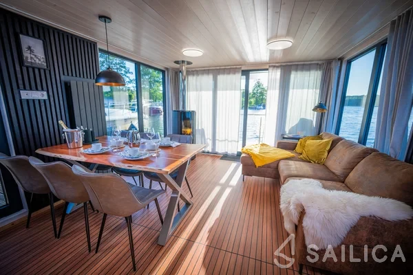 WOMA D13 - Yacht Charter Sailica