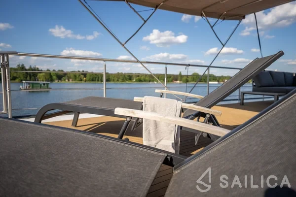WOMA D13 - Yacht Charter Sailica