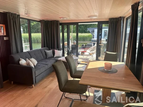 WOMA D13 - Yacht Charter Sailica