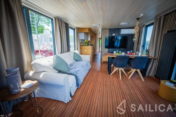 WOMA D13 - Yacht Charter Sailica
