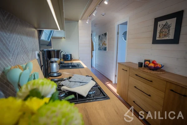 WOMA D13 - Yacht Charter Sailica