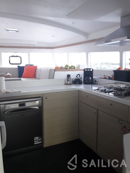 Catalante 720 - Yacht Charter Sailica