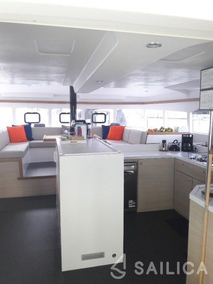 Catalante 720 - Yacht Charter Sailica
