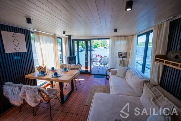 WOMA D13 - Yacht Charter Sailica