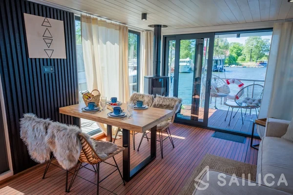 WOMA D13 - Yacht Charter Sailica
