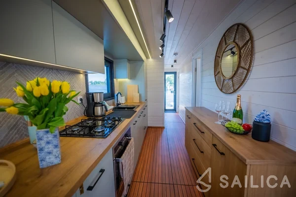 WOMA D13 - Yacht Charter Sailica