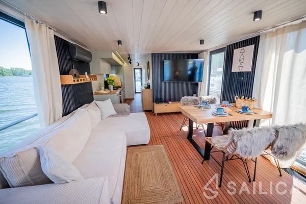 WOMA D13 - Yacht Charter Sailica
