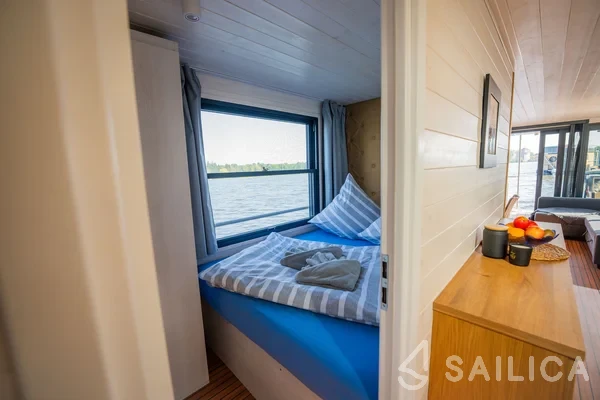 WOMA D13 - Yacht Charter Sailica