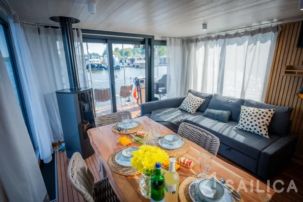 WOMA D13 - Yacht Charter Sailica