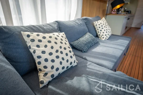 WOMA D13 - Yacht Charter Sailica