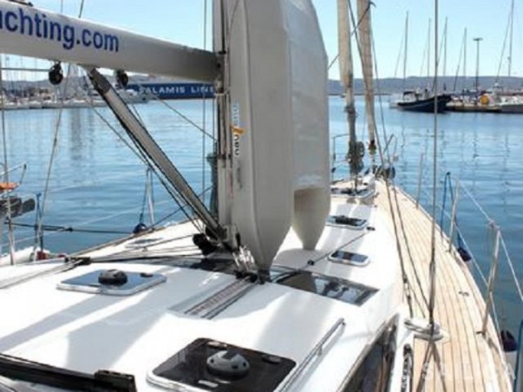 Jeanneau 53 - Yacht Charter Sailica