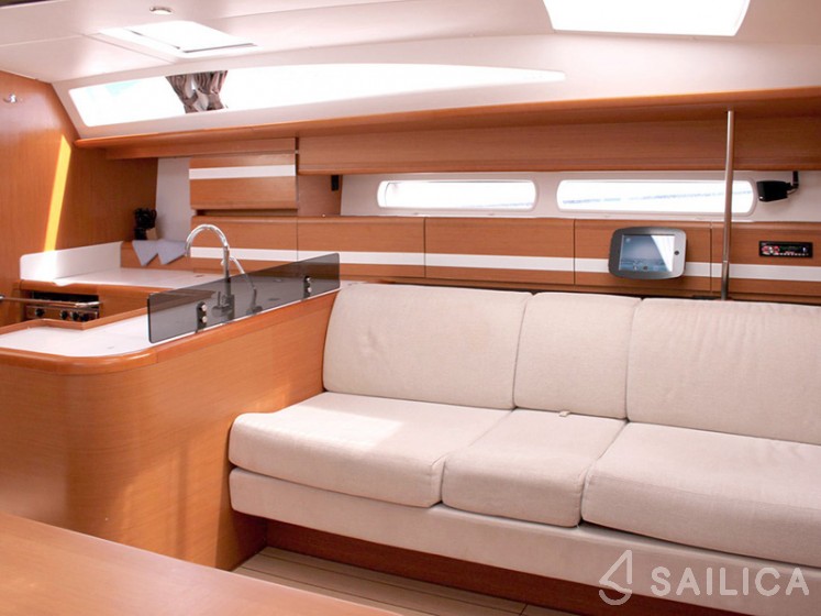 Jeanneau 53 - Yacht Charter Sailica