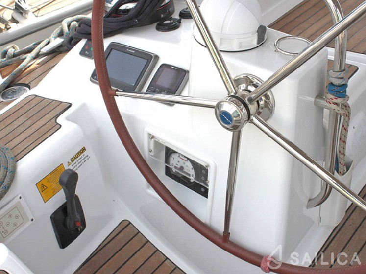 Jeanneau 53 - Yacht Charter Sailica