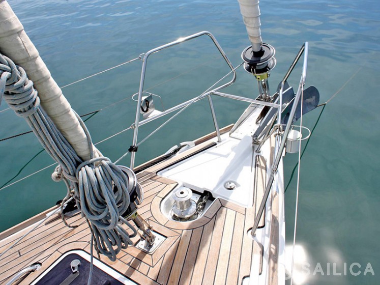 Jeanneau 53 - Yacht Charter Sailica