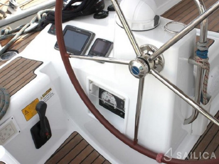 Jeanneau 53 - Yacht Charter Sailica