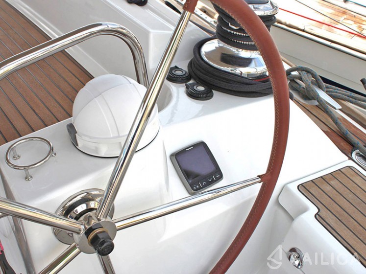 Jeanneau 53 - Yacht Charter Sailica