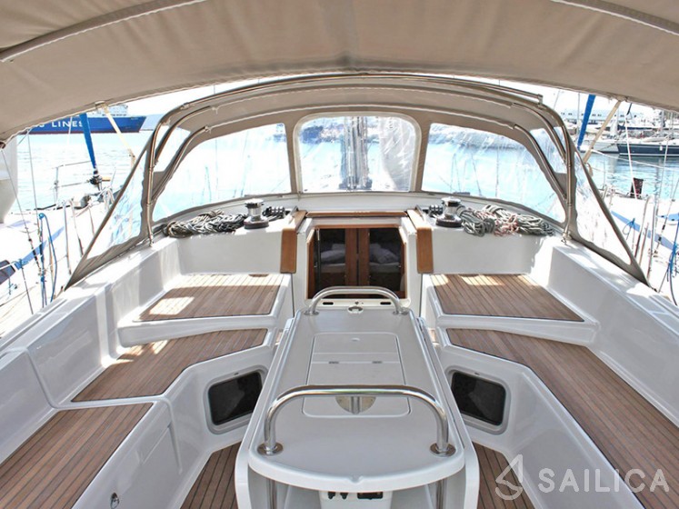 Jeanneau 53 - Yacht Charter Sailica